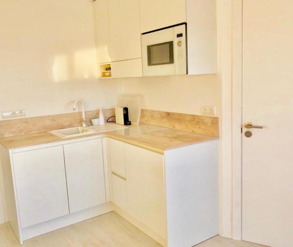 A 2 Passi Dal Mare! Apartment Es Pujols Luaran gambar