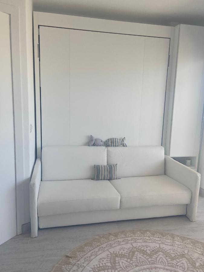 A 2 Passi Dal Mare! Apartment Es Pujols Luaran gambar
