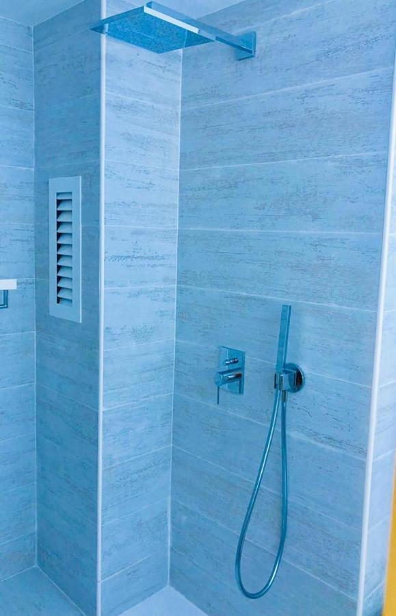 A 2 Passi Dal Mare! Apartment Es Pujols Luaran gambar
