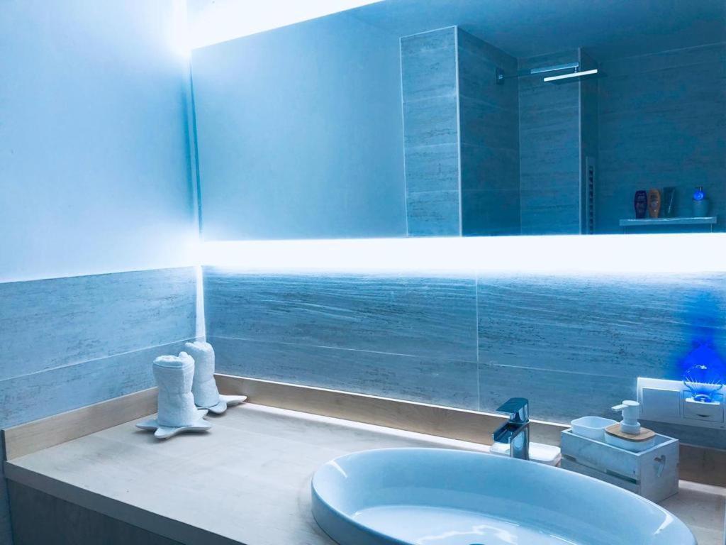 A 2 Passi Dal Mare! Apartment Es Pujols Luaran gambar