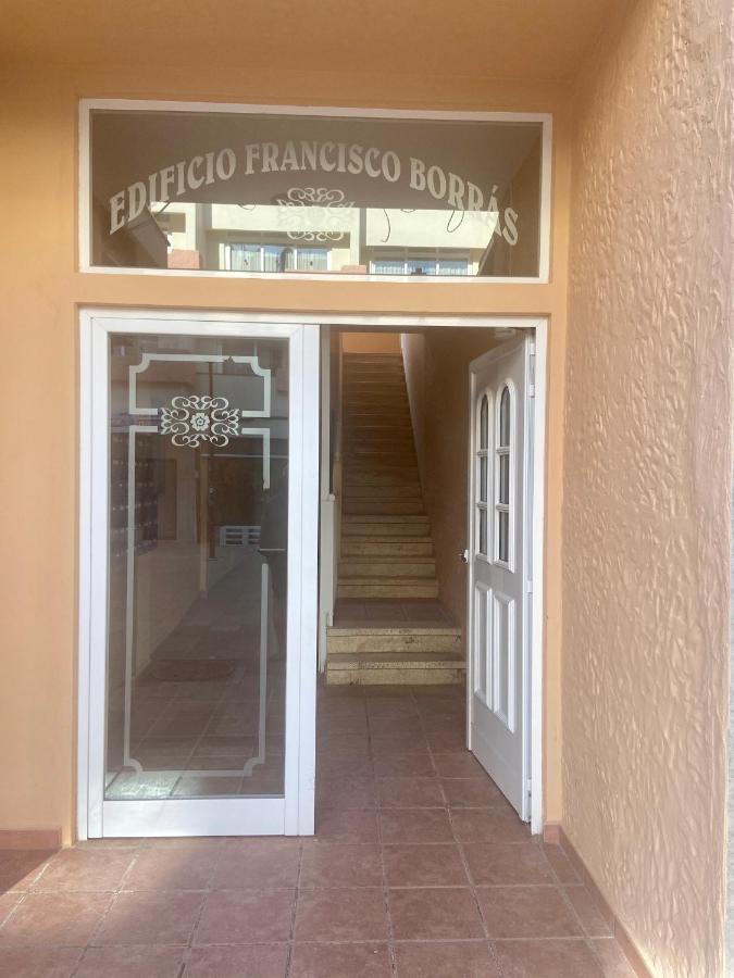 A 2 Passi Dal Mare! Apartment Es Pujols Luaran gambar